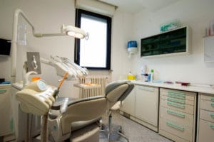 centro di implantologia dentale per protesi fisse e mobili